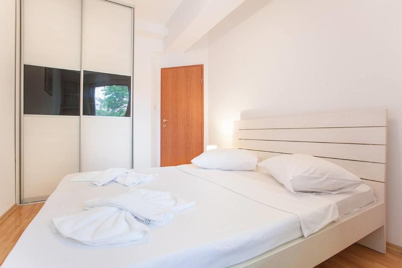 Urban Hostel & Apartments สโกเปีย ภายนอก รูปภาพ