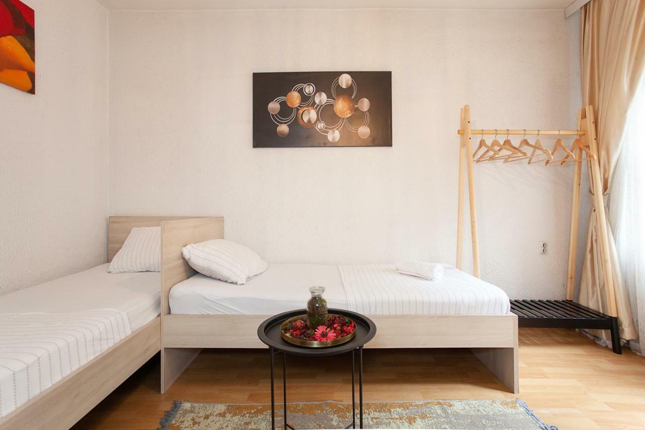 Urban Hostel & Apartments สโกเปีย ภายนอก รูปภาพ