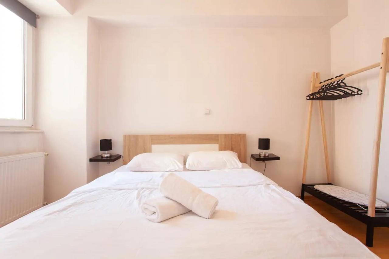 Urban Hostel & Apartments สโกเปีย ภายนอก รูปภาพ